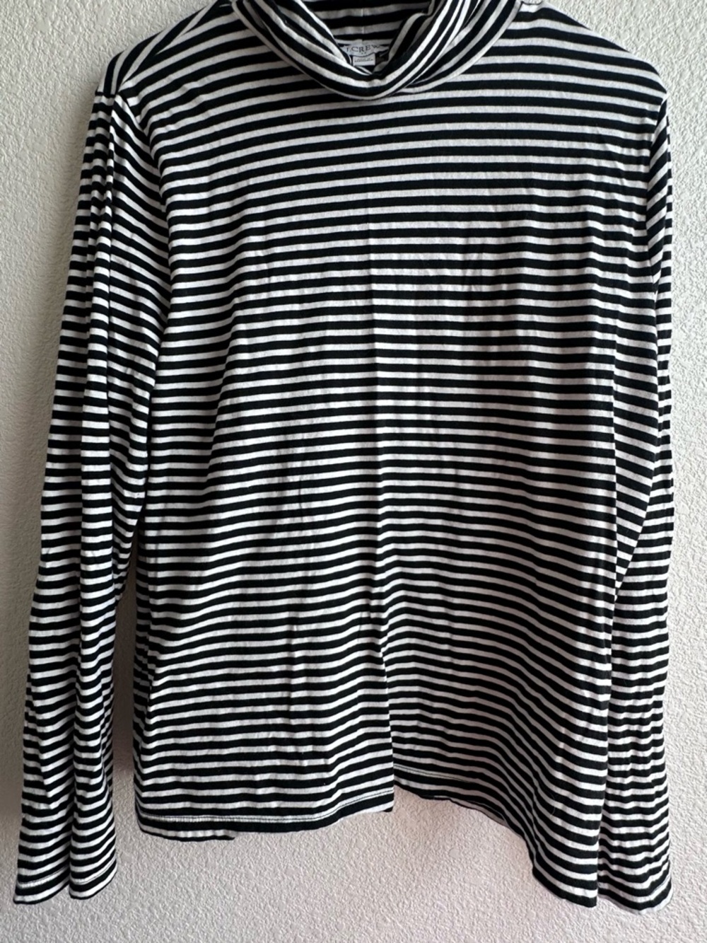 J. Crew Women’s Black & White Striped Tissue Turtleneck Long-Sleeve Shirt Sz XL - Picture 3 of 5